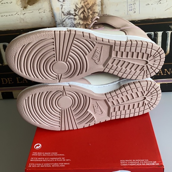 Nike Women’s Dunk High Sz 9 - Picture 8 of 9